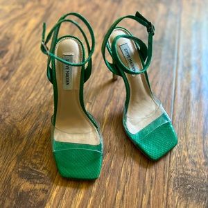 Steve Madden Jessenia Ankle strap Sandal (Green)